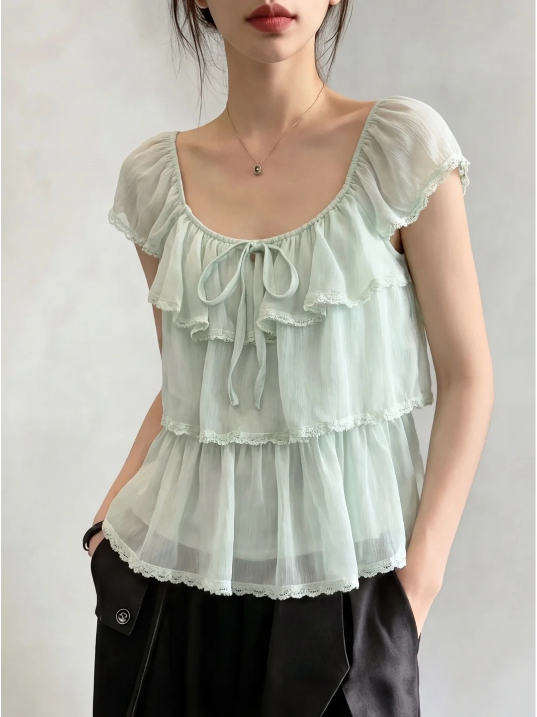 Sweet Style Green Lace Trim Belted Square Collar Chiffon Top Women's Summer Beautiful Fly Sleeve Elegant Versatile Top
Sweet Style Green Lace Trim Belted Square Collar Chiffon Top Women's Summer Beautiful Fly Sleeve Elegant Versatile Top