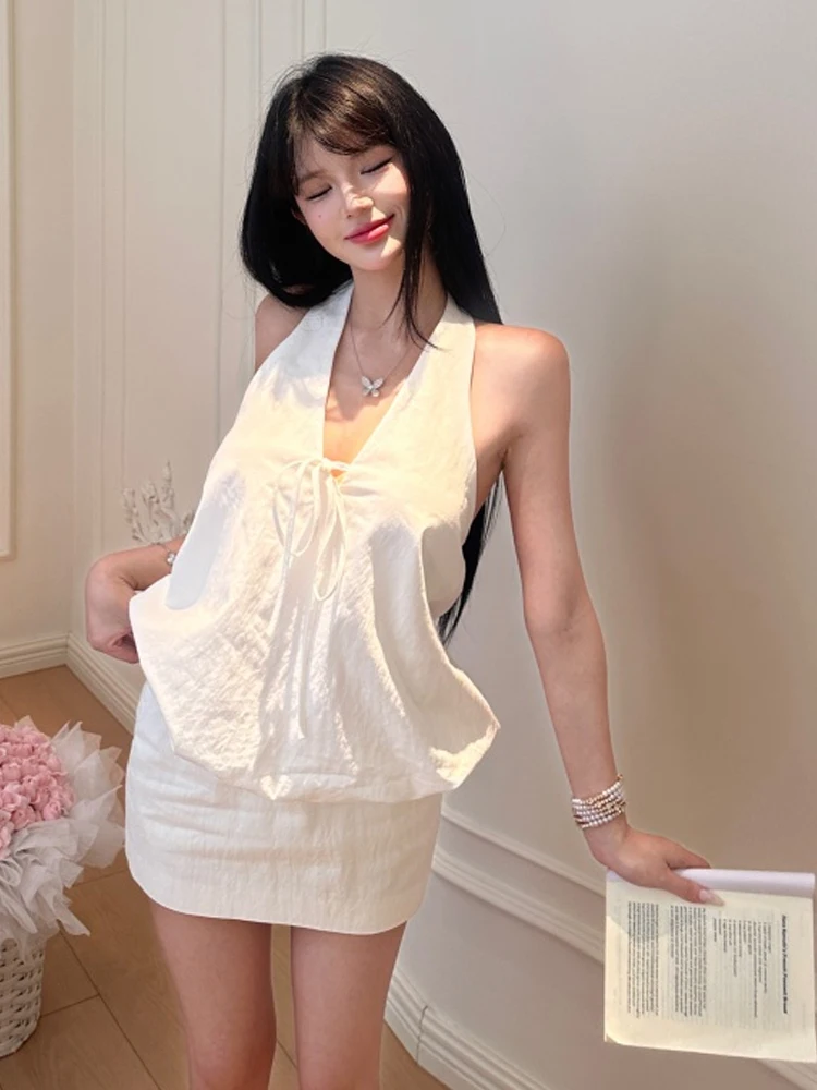Elegant Pure Desire Sexy Backless Hanging Neck Flower Bud Slimming Sleeveless Top Half Skirt Summer Vacation Two-Piece Set
Elegant Pure Desire Sexy Backless Hanging Neck Flower Bud Slimming Sleeveless Top Half Skirt Summer Vacation Two-Piece Set