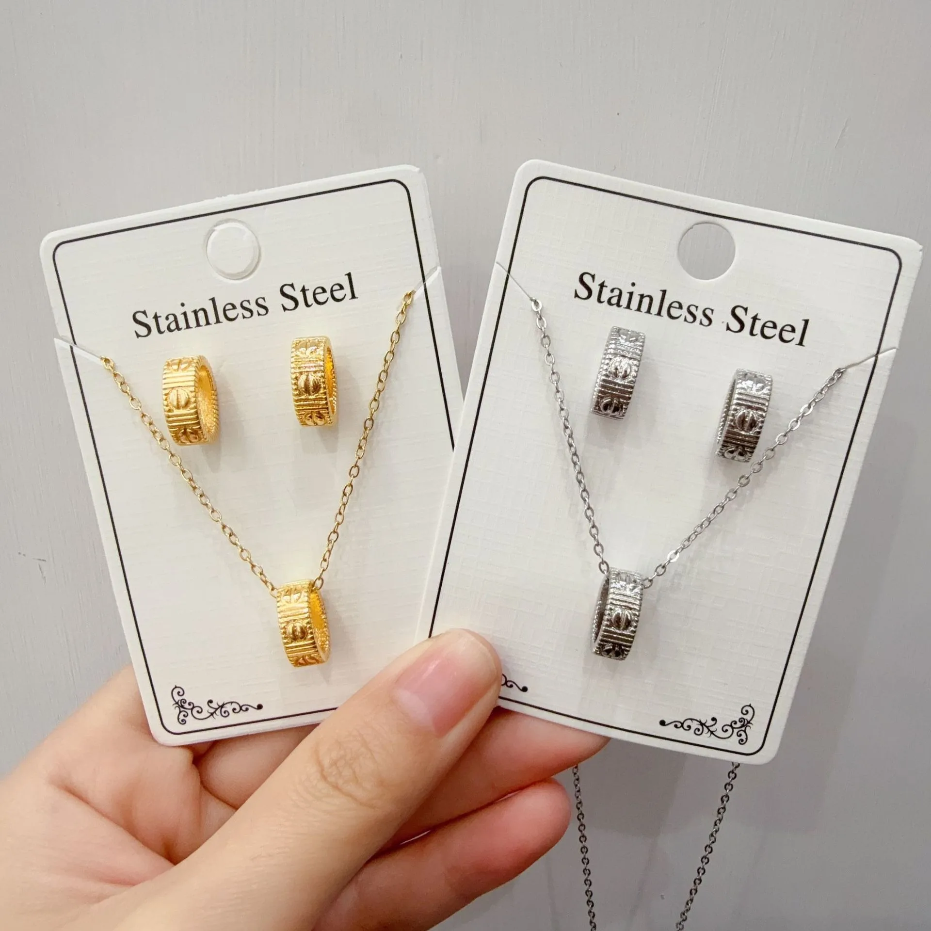 Hot-Selling 2025 Diamond-Studded Necklace and Earring Set, European and American Simple Versatile Clavicle Chain
Hot-Selling 2025 Diamond-Studded Necklace and Earring Set, European and American Simple Versatile Clavicle Chain