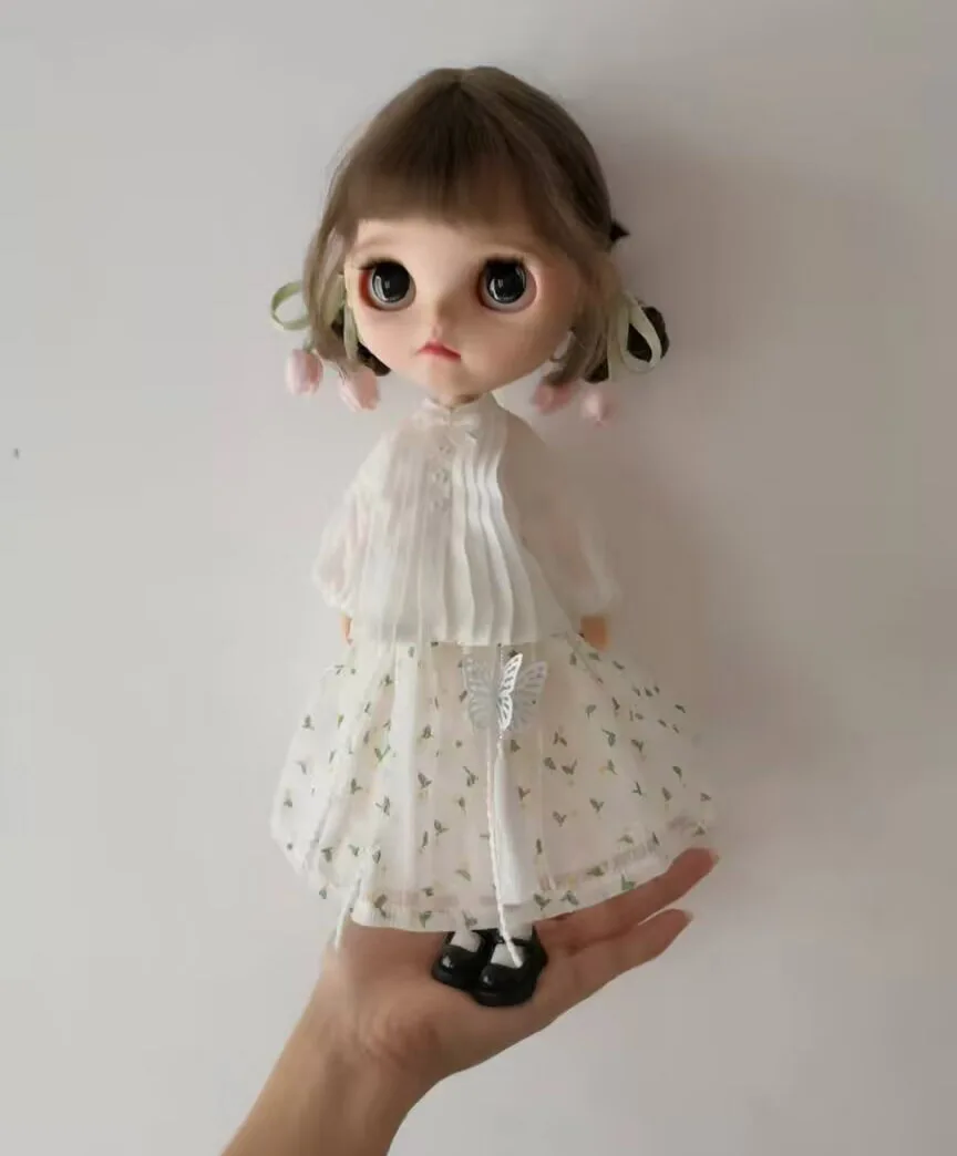Топ с длинными рукавами Blythe, верхняя юбка, юбка-база, кулон, заколка для волос, черный пояс, носки (подходят для azone, Pullip, Ob22,24,26, Licca)
Топ с длинными рукавами Blythe, верхняя юбка, юбка-база, кулон, заколка для волос, черный пояс, носки (подходят для azone, Pullip, Ob22,24,26, Licca)
