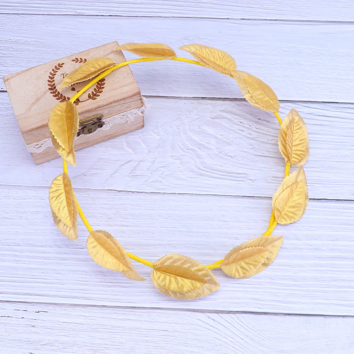 6pcs Golden Leaf Crown Headband Plastic Hairband Accessories for Wedding Party Cosplay Masquerade Photoshoot Props Roman Style
6pcs Golden Leaf Crown Headband Plastic Hairband Accessories for Wedding Party Cosplay Masquerade Photoshoot Props Roman Style
