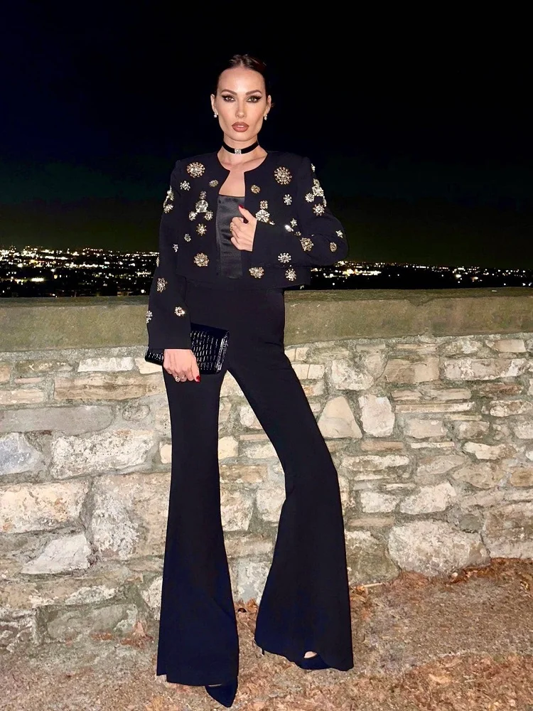 New Stylish Elegant And Sexy Round Neck Beaded Short Jacket Jacket With Flared Trousers Auit Design Sense
New Stylish Elegant And Sexy Round Neck Beaded Short Jacket Jacket With Flared Trousers Auit Design Sense