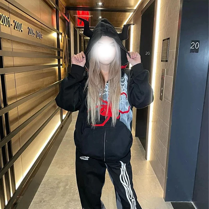 2024 autumn women's clothing American style personalized street retro Y2K zipper trend loose sports hooded sweatshirt
2024 autumn women's clothing American style personalized street retro Y2K zipper trend loose sports hooded sweatshirt