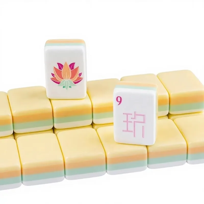 4-Layer engraved pattern American mahjong set, lemon-colored chiffon cloth, 32mm acrylic tils with autumn meadow mat
4-Layer engraved pattern American mahjong set, lemon-colored chiffon cloth, 32mm acrylic tils with autumn meadow mat