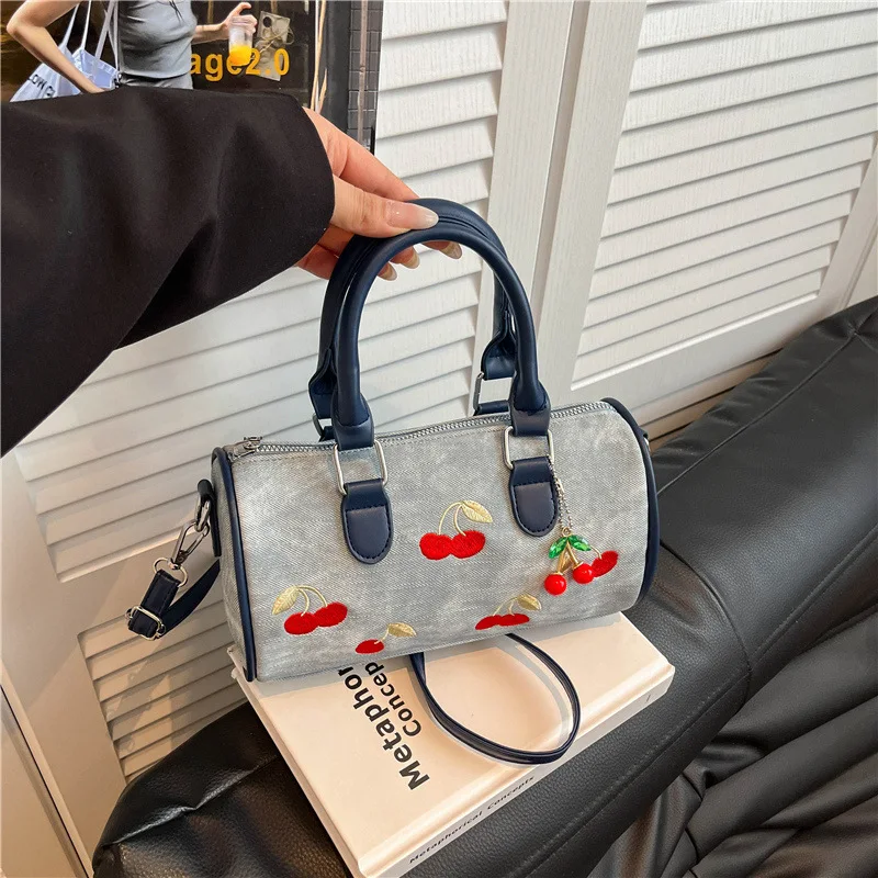 Cherry Print Round Tote Bag Cute Versatile Shoulder Bag Fashion Casual Crossbody Bag New Shoulder Bag Women's Underarm Handbag
Cherry Print Round Tote Bag Cute Versatile Shoulder Bag Fashion Casual Crossbody Bag New Shoulder Bag Women's Underarm Handbag