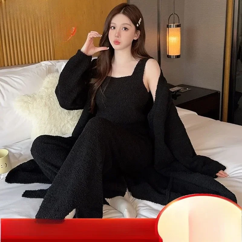 The New Half Velvet Three-piece Set of Soft Suspenders Over Women Solid Color Autumn and Winter Homewear Set Can Be Worn Outside
The New Half Velvet Three-piece Set of Soft Suspenders Over Women Solid Color Autumn and Winter Homewear Set Can Be Worn Outside