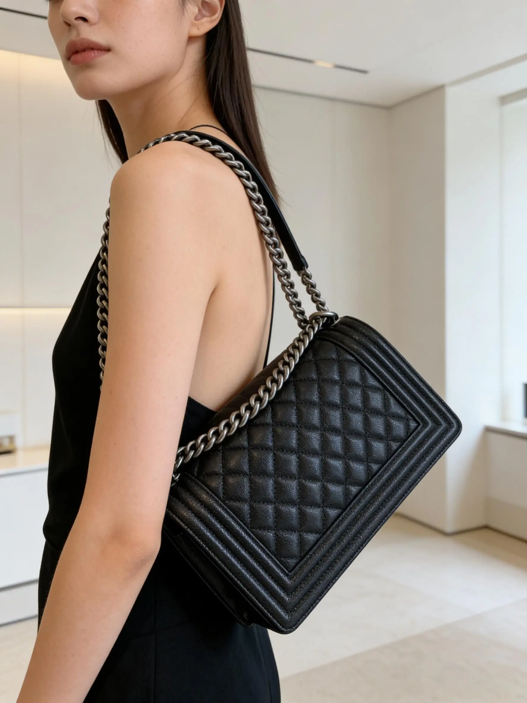 Fashion Chain Crossbody Bag Women's Casual Simple Multifunctional Shoulder Underarm Bag Luxury Handbag Brand Bag.
Fashion Chain Crossbody Bag Women's Casual Simple Multifunctional Shoulder Underarm Bag Luxury Handbag Brand Bag.