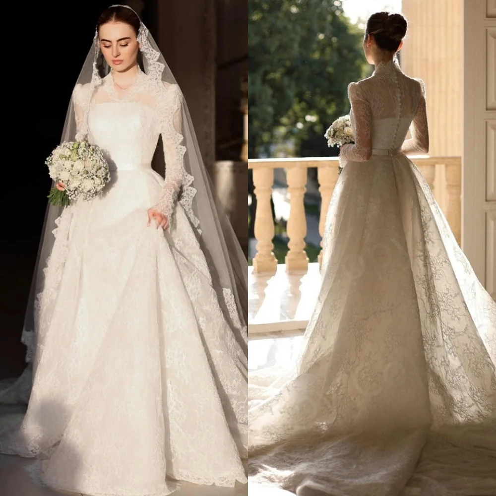 Customized Elegant White Lace Bridal Gowns Exquisite V-neck Long Sleeves Wedding Dresses Chapel Train Buttons Back Dress
Customized Elegant White Lace Bridal Gowns Exquisite V-neck Long Sleeves Wedding Dresses Chapel Train Buttons Back Dress