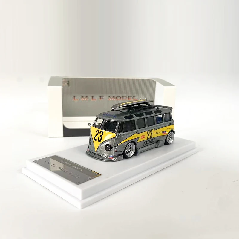 Модель автомобиля LMLF 1:64, автобус T1 Kombi, широкий корпус из сплава, литье под давлением, необработанная серебряная вспышка No.23
Модель автомобиля LMLF 1:64, автобус T1 Kombi, широкий корпус из сплава, литье под давлением, необработанная серебряная вспышка No.23