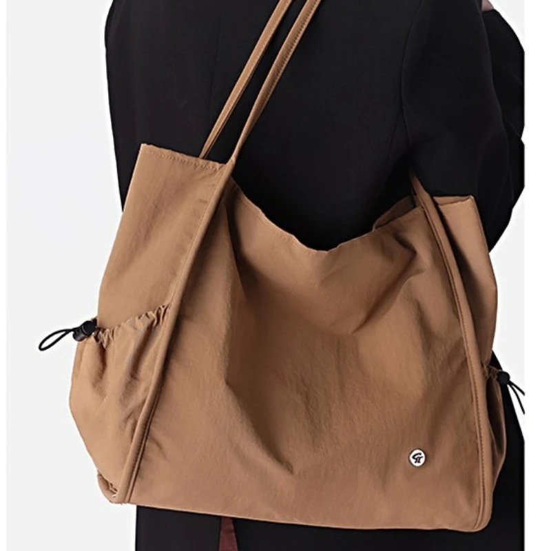 Korean Style Large Capacity Travel Tote Bag, Lightweight Waterproof Shoulder Crossbody for Women, Casual Everyday Purse
Korean Style Large Capacity Travel Tote Bag, Lightweight Waterproof Shoulder Crossbody for Women, Casual Everyday Purse