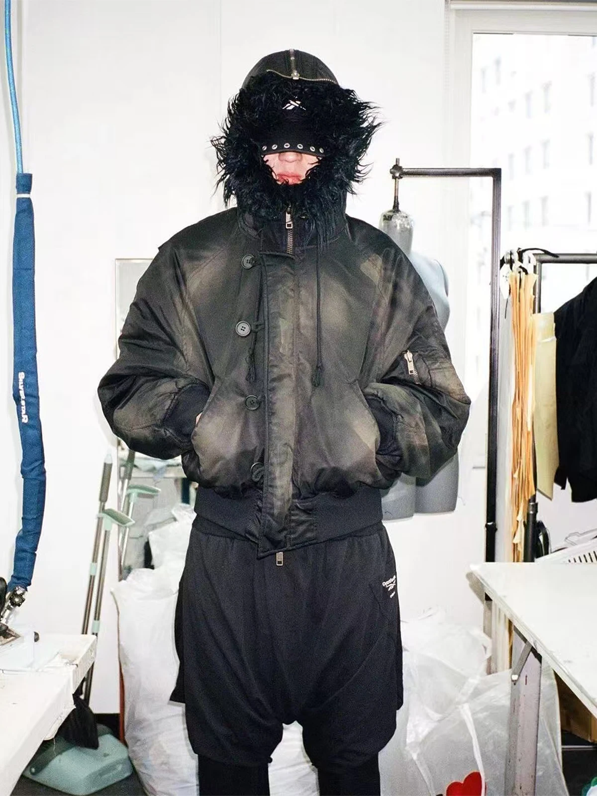 Винтажная американская куртка Ailz Fugui с воротником из искусственного меха, хлопковая, в стиле милитари, с эффектом потертости, свободного кроя, молодежная мода
Винтажная американская куртка Ailz Fugui с воротником из искусственного меха, хлопковая, в стиле милитари, с эффектом потертости, свободного кроя, молодежная мода