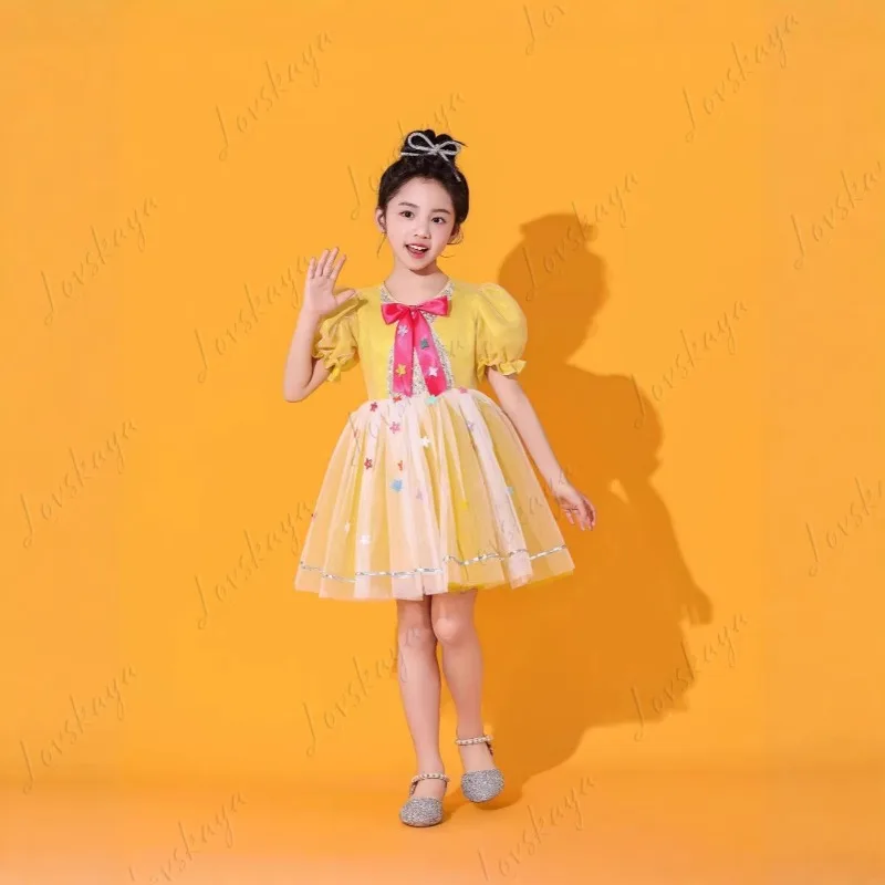 Green June 1 Children's Performance Dance Skirt Kindergarten Spring Dawn Grass Gauze Singing Costume for Kids
Green June 1 Children's Performance Dance Skirt Kindergarten Spring Dawn Grass Gauze Singing Costume for Kids