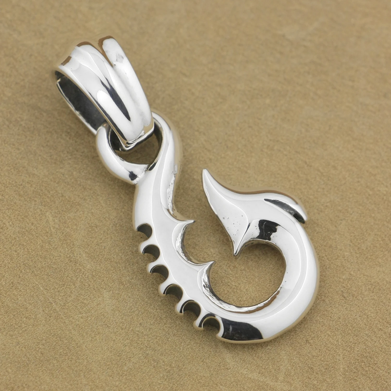 Fish Hook Pendant 925 Sterling Silver Rock Punk Jewelry 9V008
Fish Hook Pendant 925 Sterling Silver Rock Punk Jewelry 9V008