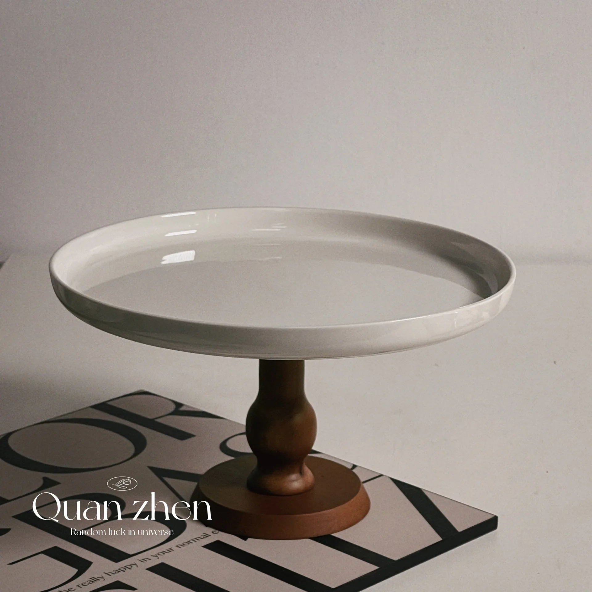 French Vintage Ceramic High-Foot Plate Wooden High-Foot Ceramic Cake Plate Fruit Household Advanced Ornaments
French Vintage Ceramic High-Foot Plate Wooden High-Foot Ceramic Cake Plate Fruit Household Advanced Ornaments