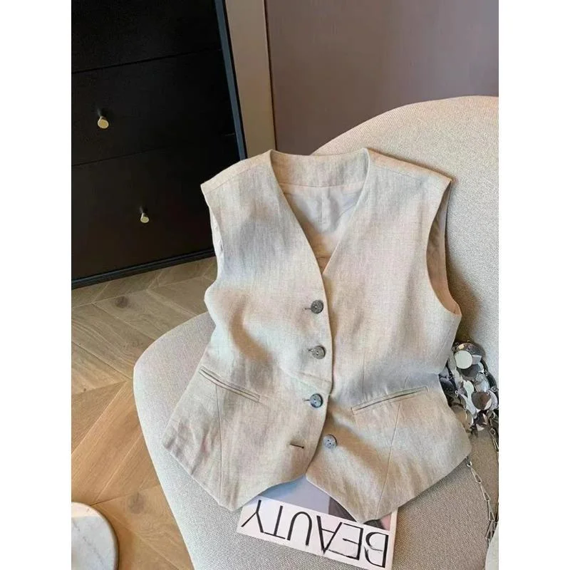 Women's Stylish V-Neck Linen Jacket Summer Fashionable Shoulder Pad Vest Short Length Single Button Korean Style
Women's Stylish V-Neck Linen Jacket Summer Fashionable Shoulder Pad Vest Short Length Single Button Korean Style