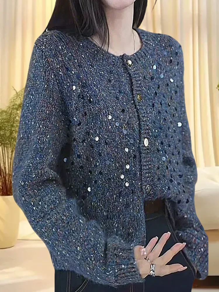 Blue Sequin Knitwear Sweater Outerwear for Women Elegant Fashion High-End Feeling Autumn Winter New Style Loose Fit Long Sleeve
Blue Sequin Knitwear Sweater Outerwear for Women Elegant Fashion High-End Feeling Autumn Winter New Style Loose Fit Long Sleeve