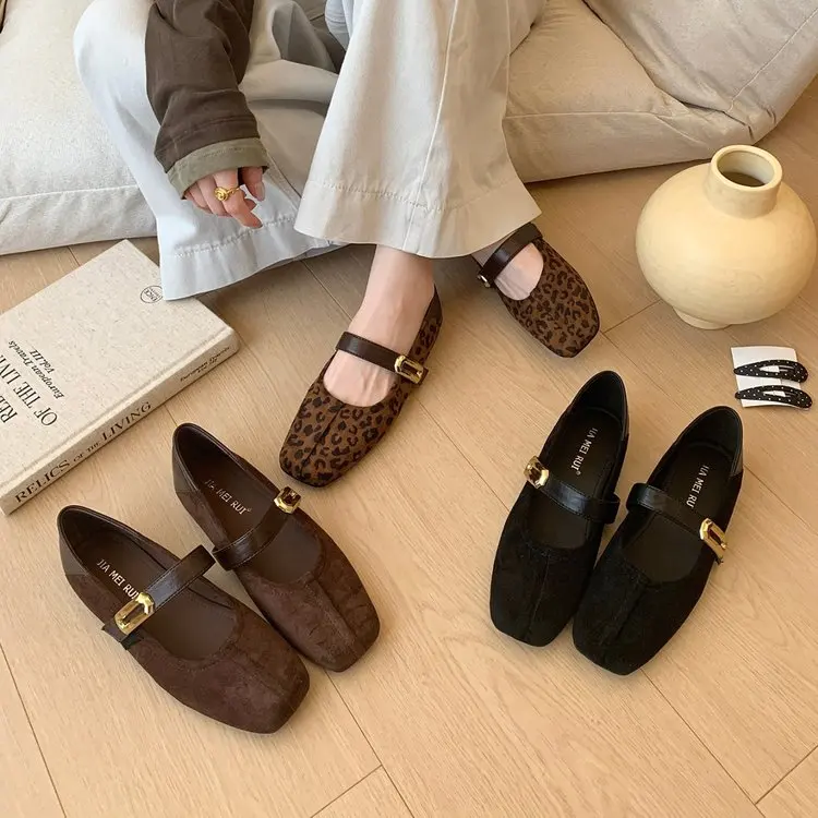 Retro Velvet Mary Jane Flat Shoes Women's Low Heel Open Toe Casual Shoes Autumn Winter Fashion Element Other Shape Other
Retro Velvet Mary Jane Flat Shoes Women's Low Heel Open Toe Casual Shoes Autumn Winter Fashion Element Other Shape Other
