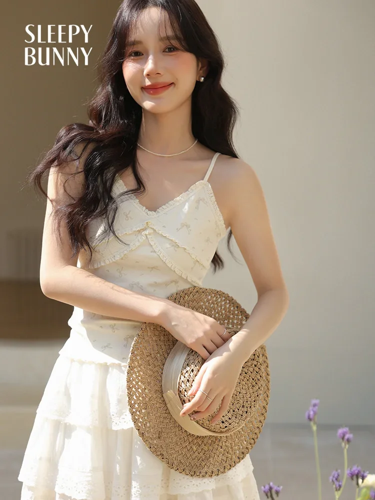 Summer Floral Print Ruffle Edge Cami Top Women Slim Fit Sleeveless Tank Sweet Inner Layer Casual Outerwear Vest for Daily Wear
Summer Floral Print Ruffle Edge Cami Top Women Slim Fit Sleeveless Tank Sweet Inner Layer Casual Outerwear Vest for Daily Wear