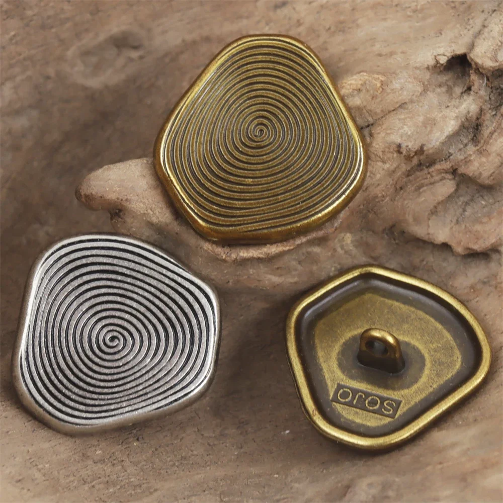 10PCS 18/25mm Spiral Design Irregular Metal Buttons, Denim Jacket Coat Sewing Buttons, Gold/Silver Buttons for DIY Accessories
10PCS 18/25mm Spiral Design Irregular Metal Buttons, Denim Jacket Coat Sewing Buttons, Gold/Silver Buttons for DIY Accessories