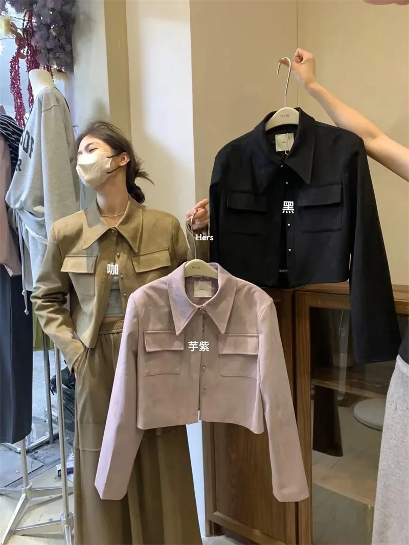 Autumn New Korean Lapel Design Sense Long Sleeve Short Temperament Fashion Retro Deerskin Coat Beautiful Female Early Jacket Top
Autumn New Korean Lapel Design Sense Long Sleeve Short Temperament Fashion Retro Deerskin Coat Beautiful Female Early Jacket Top