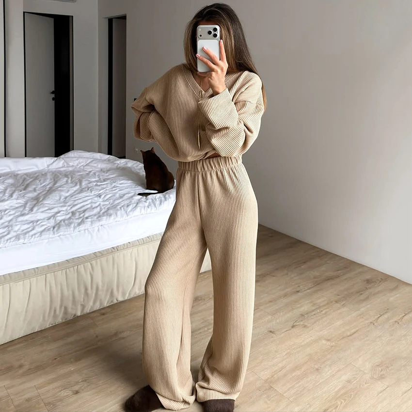 Hiloc Elegant Khaki Loose Trousers Suit Pajamas Autumn Casual V Neck Long Sleeve Top Wide Leg Pants 2 Piece Set 2025 Knit Outfit
Hiloc Elegant Khaki Loose Trousers Suit Pajamas Autumn Casual V Neck Long Sleeve Top Wide Leg Pants 2 Piece Set 2025 Knit Outfit