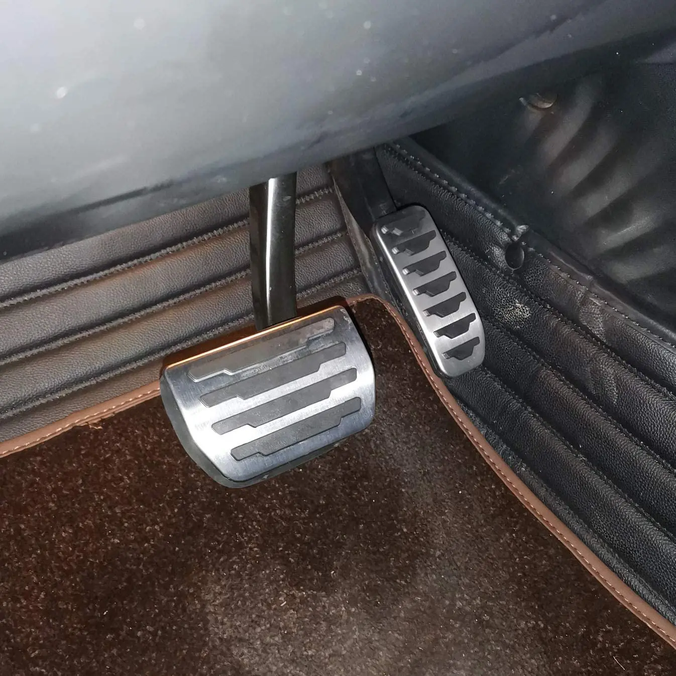 Gas Brake Pedal Cover Set For Evoque Velar Discovery Sport Jaguar XE XF E-Pace F-Pace
Gas Brake Pedal Cover Set For Evoque Velar Discovery Sport Jaguar XE XF E-Pace F-Pace