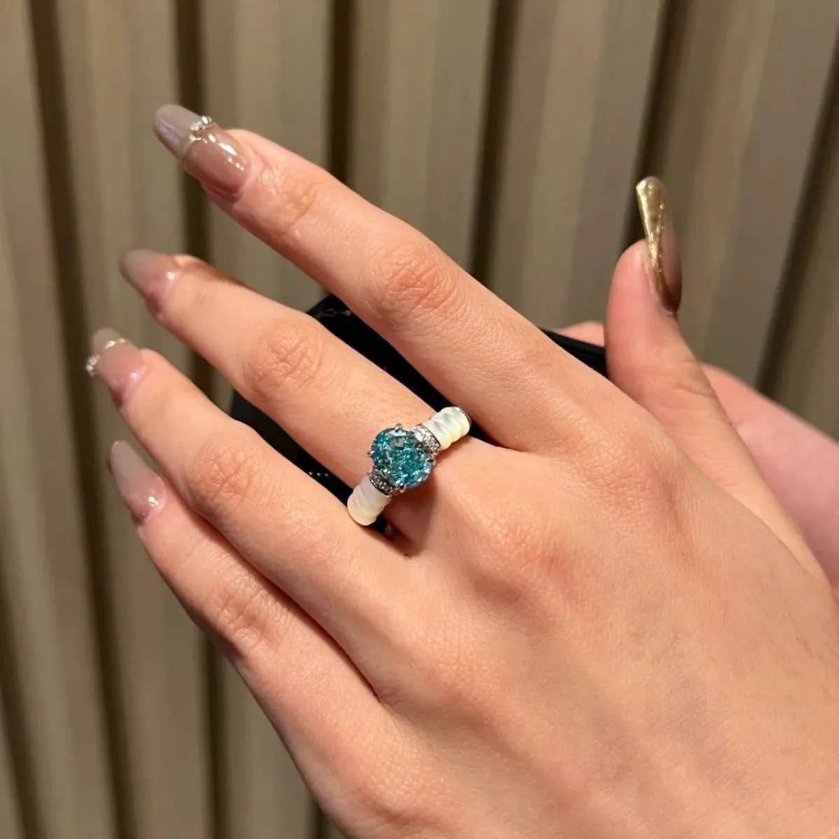 Vintage aquamarine rings for women yellow crystal White Fritillaria engagement ring gentle style Paraiba silver 925 jewelry gift
Vintage aquamarine rings for women yellow crystal White Fritillaria engagement ring gentle style Paraiba silver 925 jewelry gift