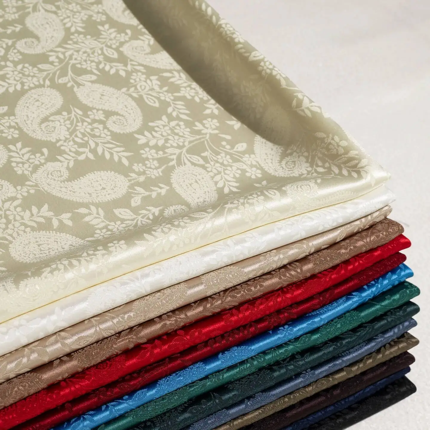 High-density Triacetate Jacquard Fabric With Paisley Pattern, Silky And Draping, Suitable For Cheongsam Dresses And Designer
High-density Triacetate Jacquard Fabric With Paisley Pattern, Silky And Draping, Suitable For Cheongsam Dresses And Designer