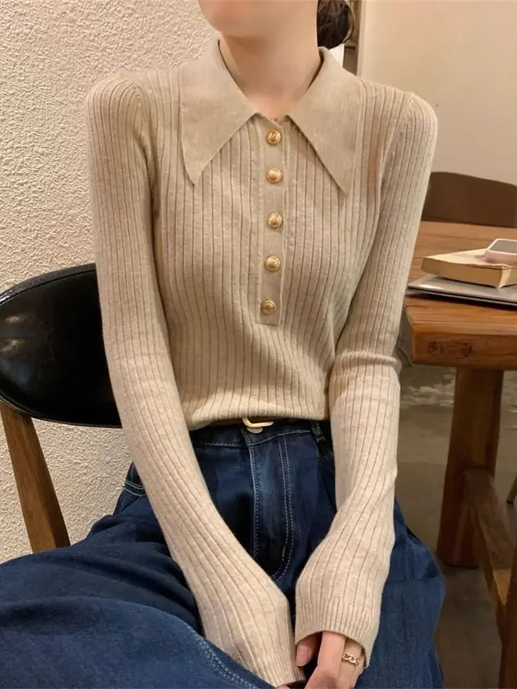 Women Beautiful Slim Sweater Inner Top New Spring and Autumn POLO Collar Metal Button Design Knitted Bottoming Shirt
Women Beautiful Slim Sweater Inner Top New Spring and Autumn POLO Collar Metal Button Design Knitted Bottoming Shirt