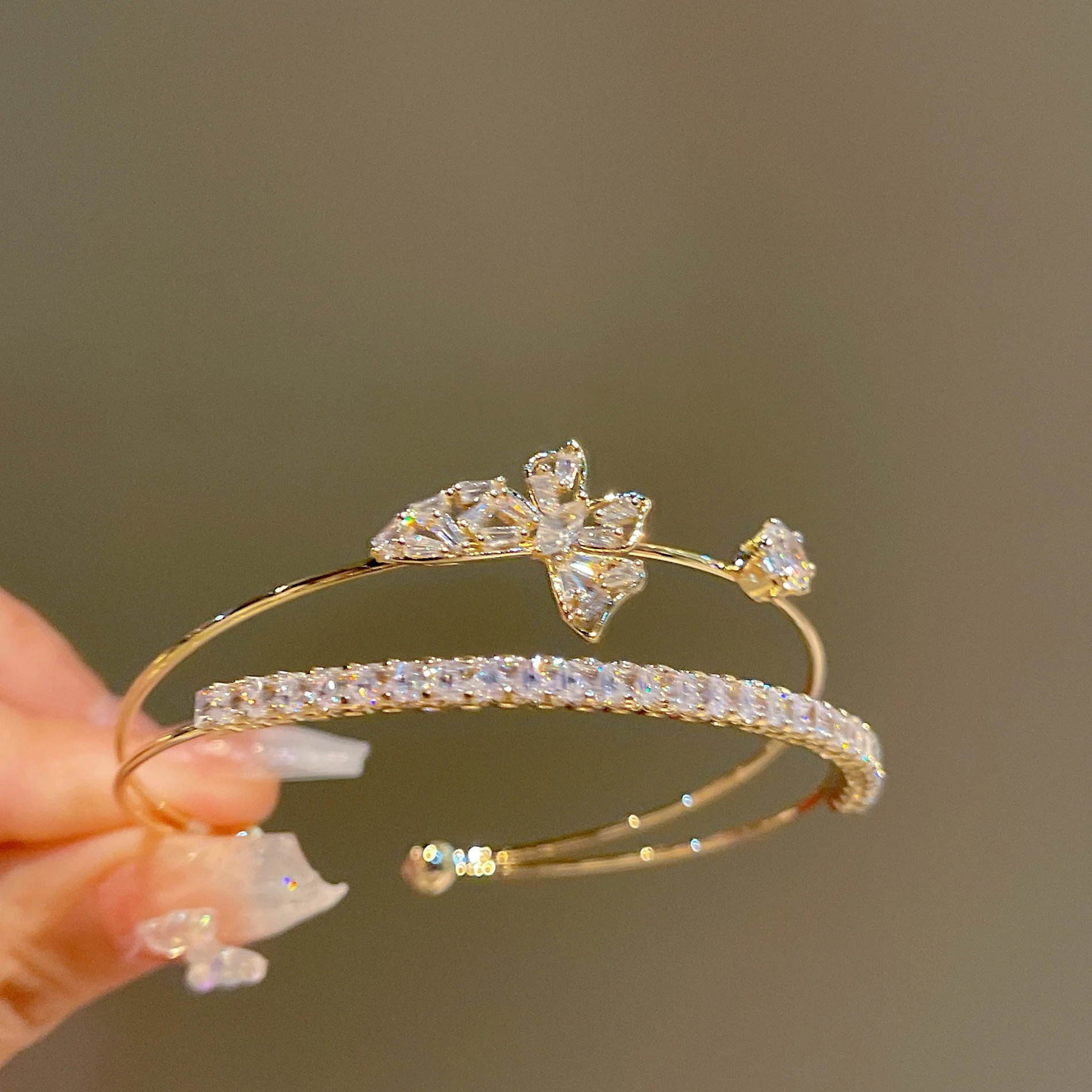 Gold Plated Bracelets Bangles For Women Girl Small Butterfly Design Open Size Fine Jewelry Fashion Party Accessories
Gold Plated Bracelets Bangles For Women Girl Small Butterfly Design Open Size Fine Jewelry Fashion Party Accessories