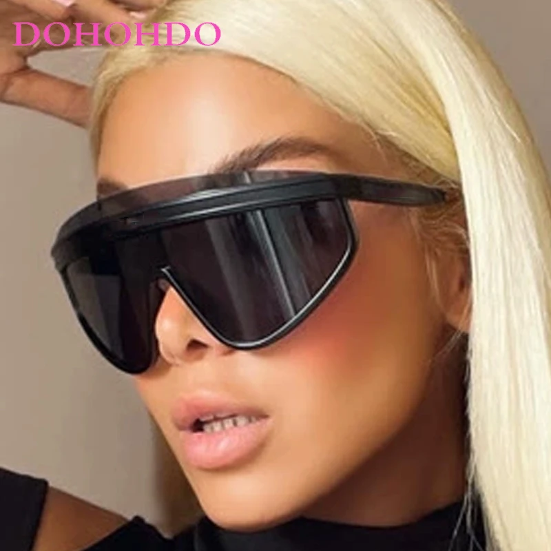 Punk Trendy Oversized One-Piece Women Sunglasses Luxury Brand Men Sunglass Fashion Outdoor Sports Cycling Windproof Goggle UV400
Punk Trendy Oversized One-Piece Women Sunglasses Luxury Brand Men Sunglass Fashion Outdoor Sports Cycling Windproof Goggle UV400