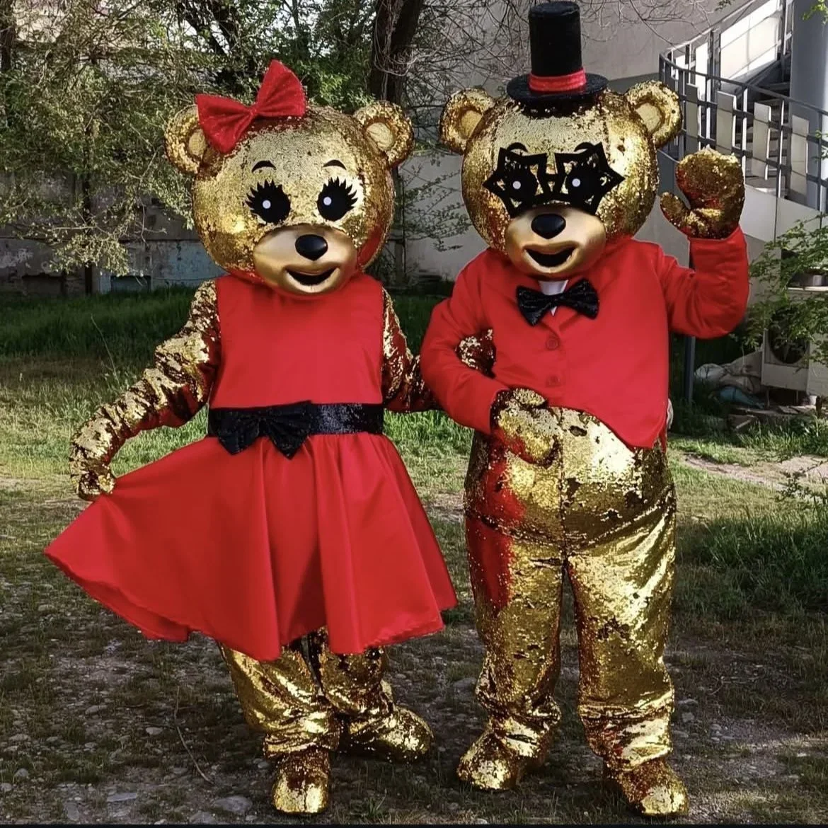 Golden Sparkling Couple Teddy Bear Mascot Costume Adult Cartoon Characters Fancy Party Dress Wedding Advertising Outfits
Golden Sparkling Couple Teddy Bear Mascot Costume Adult Cartoon Characters Fancy Party Dress Wedding Advertising Outfits