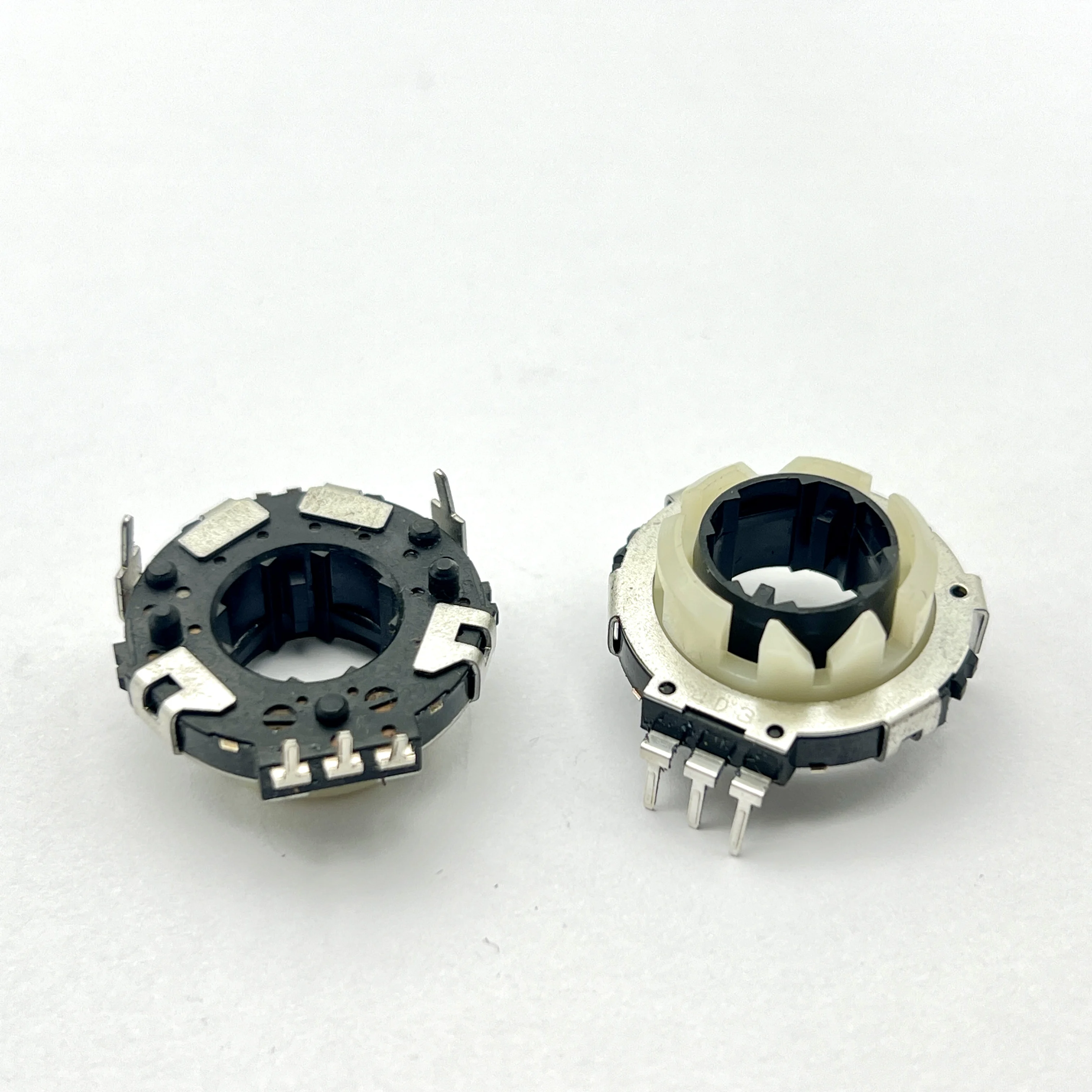 5 pieces of original Japanese encoder 20 positioning car volume digital pulse adjustment 3-pin
5 pieces of original Japanese encoder 20 positioning car volume digital pulse adjustment 3-pin