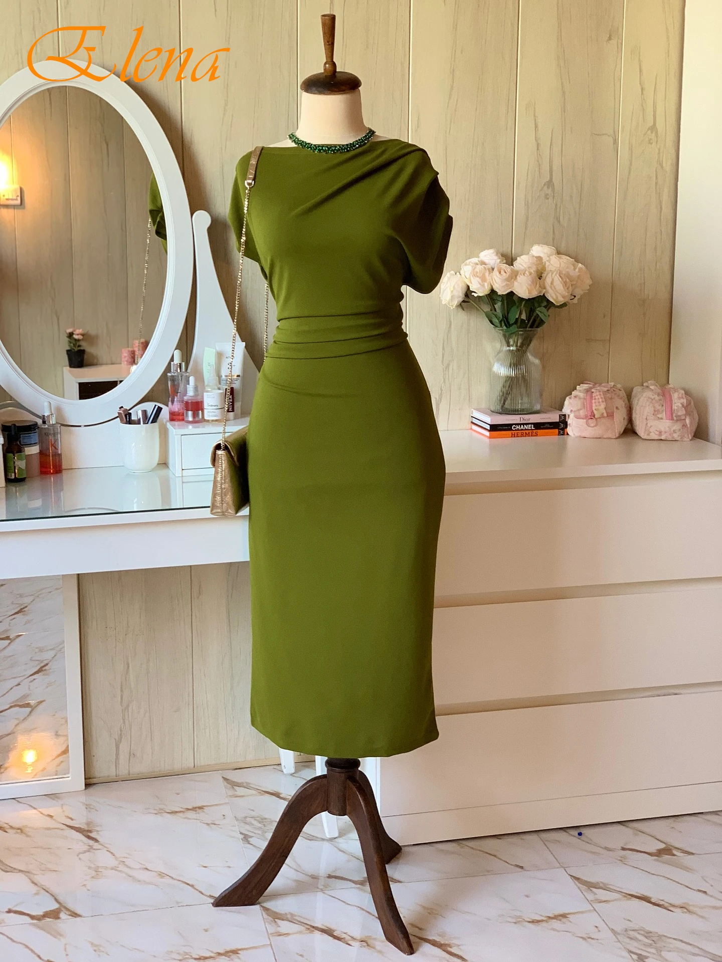 Customized Straight Crew Neck Elegant Formal Evening Dress Modern Fashion Celebrity Gowns Temperament Delicate Party Dress
Customized Straight Crew Neck Elegant Formal Evening Dress Modern Fashion Celebrity Gowns Temperament Delicate Party Dress