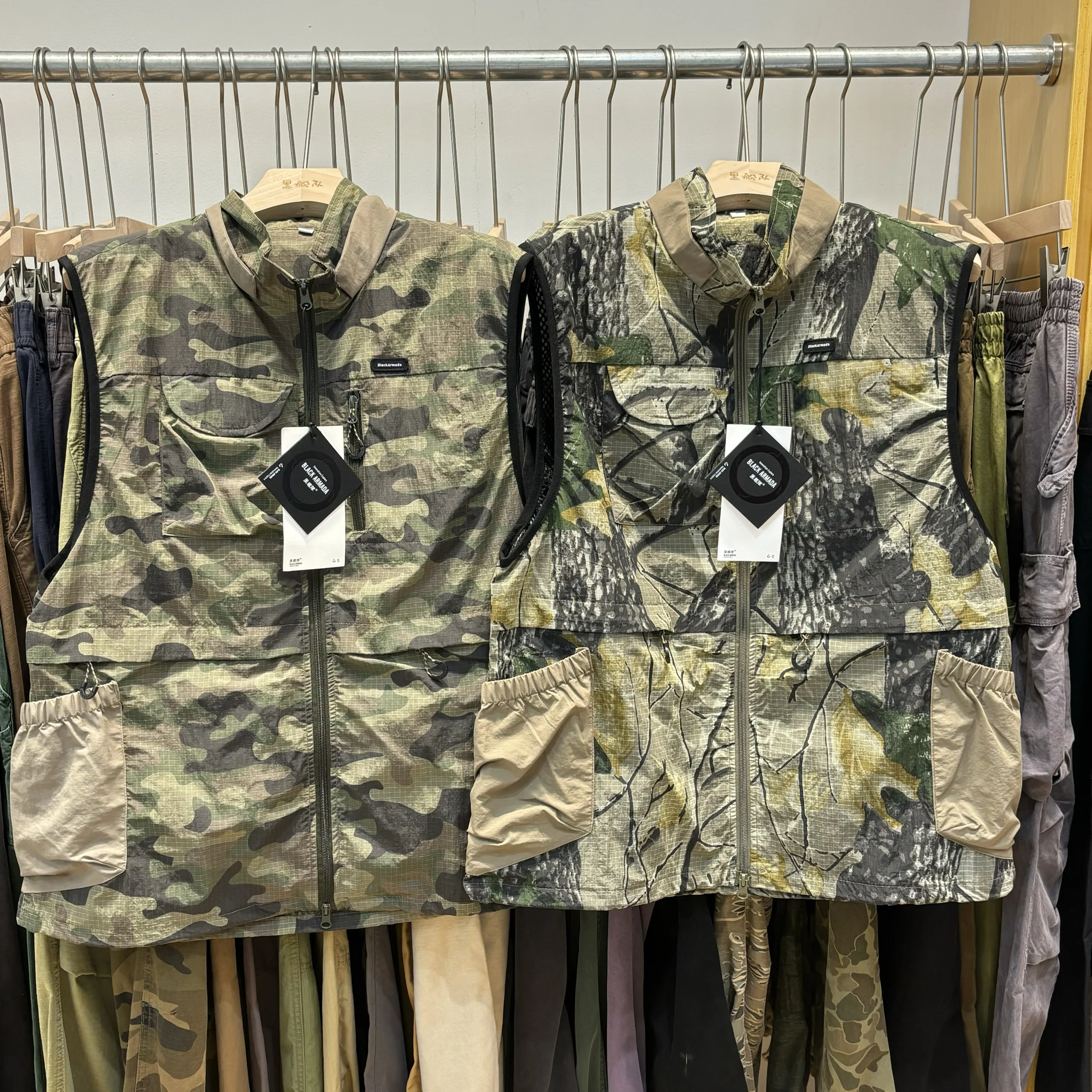 Outdoor Camouflage Color Block Loose Fit Stand Collar Tactical Vest Men's Fashionable Streetwear Polyester Fiber All Seasons
Outdoor Camouflage Color Block Loose Fit Stand Collar Tactical Vest Men's Fashionable Streetwear Polyester Fiber All Seasons