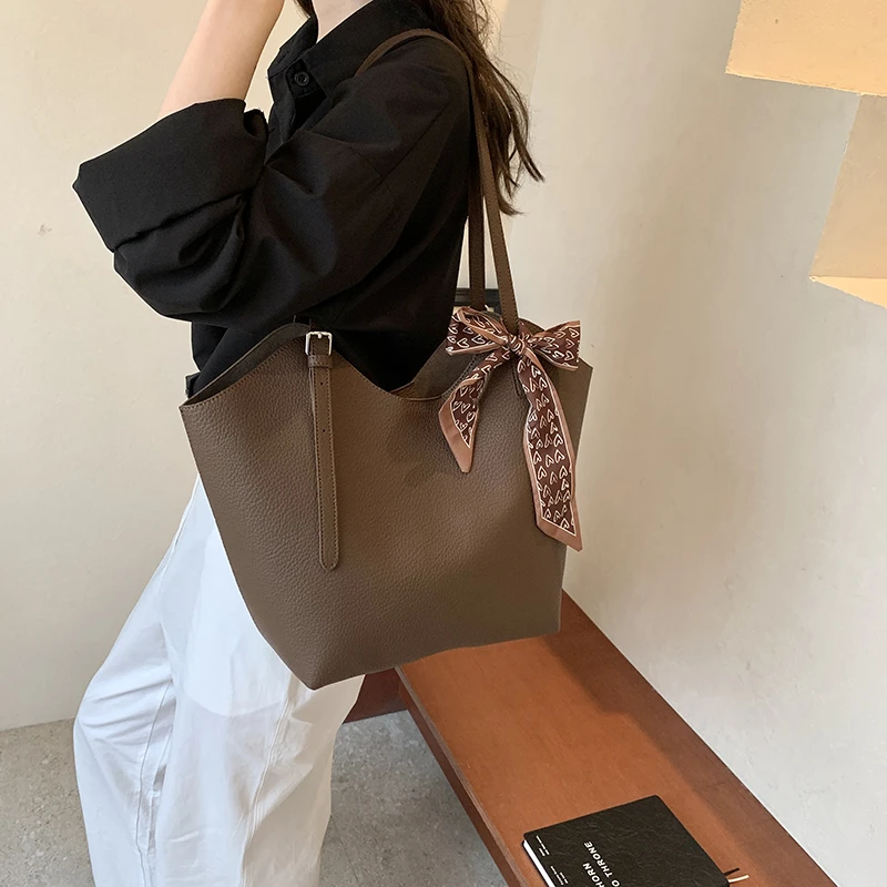 Large Capacity Bag for Women New Fashionable and Simple One Shoulder Underarm Bag, Work Commuter Tote Bucket Bag Пакет Тотта
Large Capacity Bag for Women New Fashionable and Simple One Shoulder Underarm Bag, Work Commuter Tote Bucket Bag Пакет Тотта
