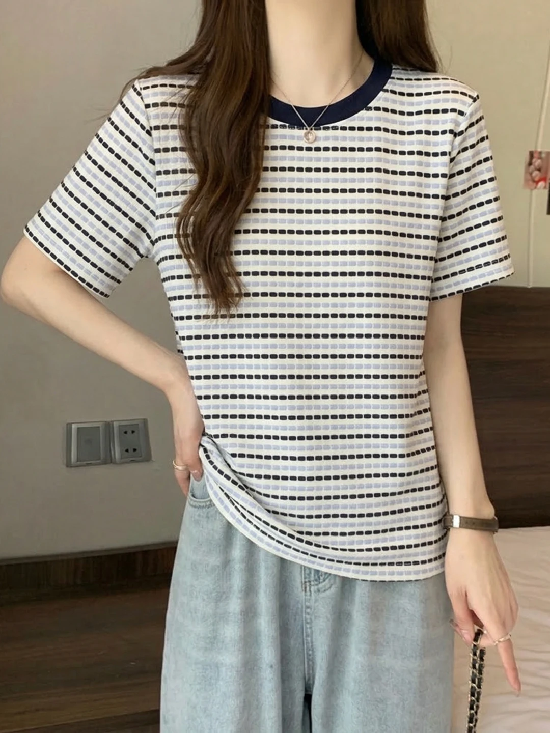 plus Size Striped Short Sleeve T-Shirt Women Summer Shoulder Line Color Block Collar Fashionable Korean Style Versatile Ladie...
plus Size Striped Short Sleeve T-Shirt Women Summer Shoulder Line Color Block Collar Fashionable Korean Style Versatile Ladie...
