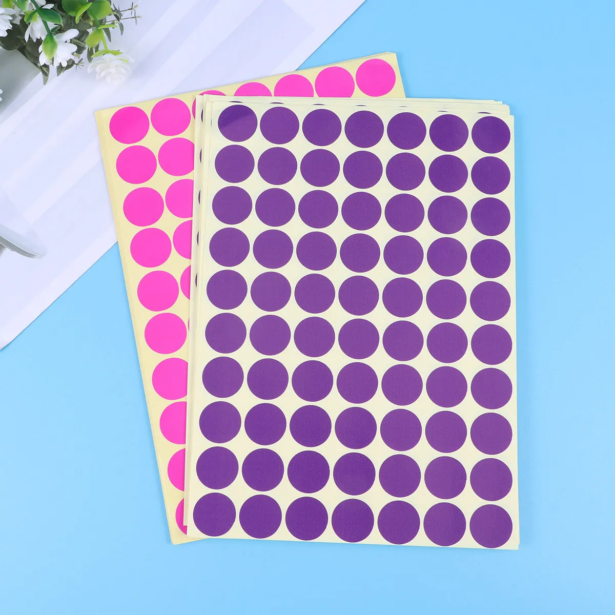 30 листов самоклеящихся цветных круглых этикеток-точек, 19 мм, съемные, яркие, в ассортименте, 16 цветов, для класса, офиса, дома, двора
30 листов самоклеящихся цветных круглых этикеток-точек, 19 мм, съемные, яркие, в ассортименте, 16 цветов, для класса, офиса, дома, двора