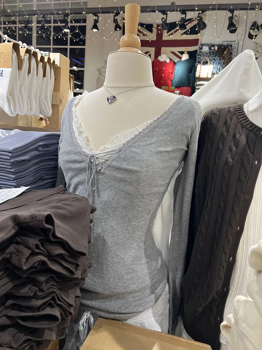 Solid Bandage V-neck Slim T-shirt Woman Spring New Lace Trim Cotton Long Sleeve Tees Female Vintage All-match Sweet Tshirts Y2k
Solid Bandage V-neck Slim T-shirt Woman Spring New Lace Trim Cotton Long Sleeve Tees Female Vintage All-match Sweet Tshirts Y2k