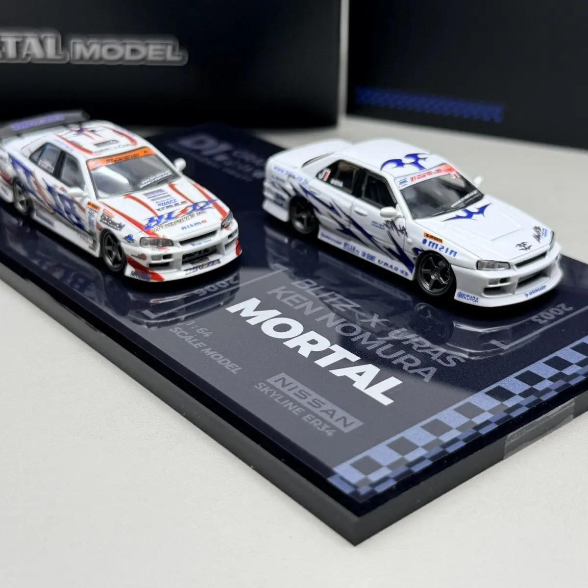 Mortal 1:64 Nissan GTR ER34 Drift Edition D1GP painted BLITZ Double Sleeves Alloy Car Model
Mortal 1:64 Nissan GTR ER34 Drift Edition D1GP painted BLITZ Double Sleeves Alloy Car Model