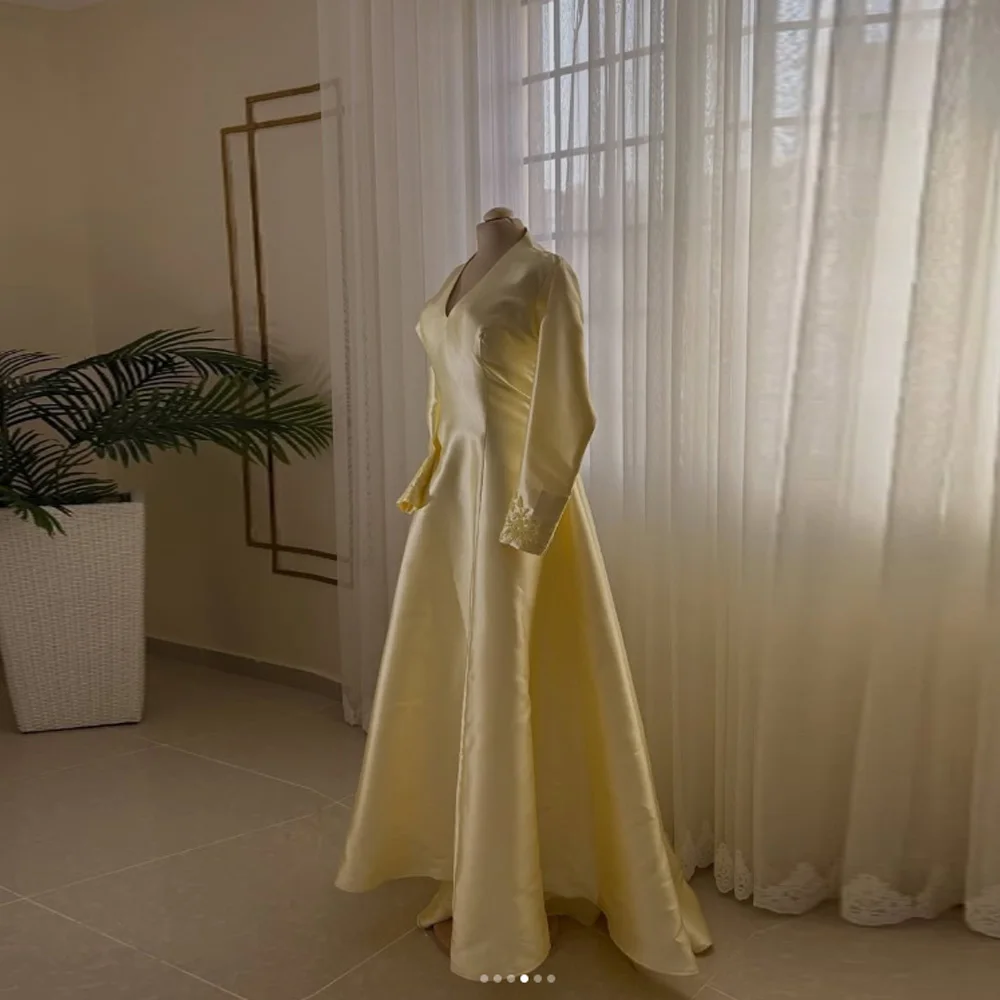 Elegant Vintage Sweet Yellow Beads Mother of the Bride Dresses Backeless Satin Customized Wedding Guest Gowns Prom Dress
Elegant Vintage Sweet Yellow Beads Mother of the Bride Dresses Backeless Satin Customized Wedding Guest Gowns Prom Dress