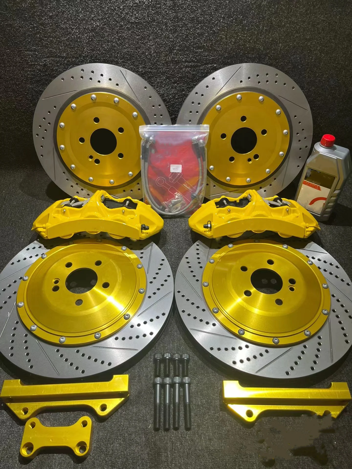 High quality modified brake caliper GT6, with 355-405mm, suitable for any model, 18R
High quality modified brake caliper GT6, with 355-405mm, suitable for any model, 18R