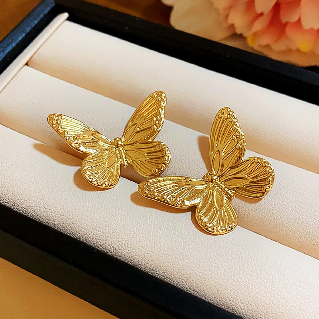 PRISCA| Butterfly Stud Earrings for Women and Girl Cute Lovely Birthday Gift High Quality New Style
PRISCA| Butterfly Stud Earrings for Women and Girl Cute Lovely Birthday Gift High Quality New Style