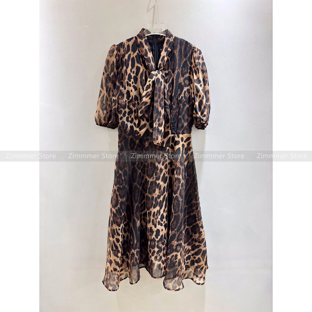 2024 Spring and summer new sexy leopard print round neck tie short sleeve waist temperament dress women
2024 Spring and summer new sexy leopard print round neck tie short sleeve waist temperament dress women