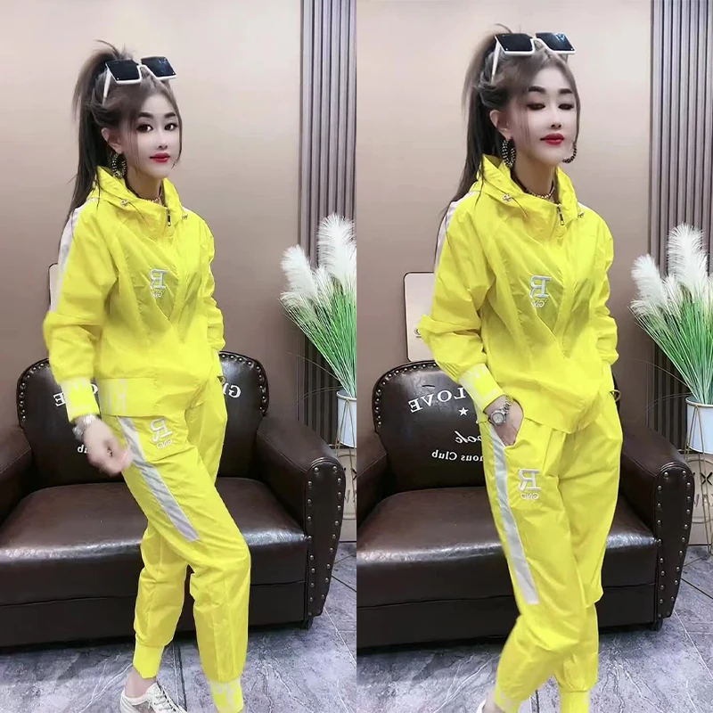 Fashion letter hoodie sunscreen suit set for women 2025 new style hooded cropped pants color UV resistant two-piece set
Fashion letter hoodie sunscreen suit set for women 2025 new style hooded cropped pants color UV resistant two-piece set