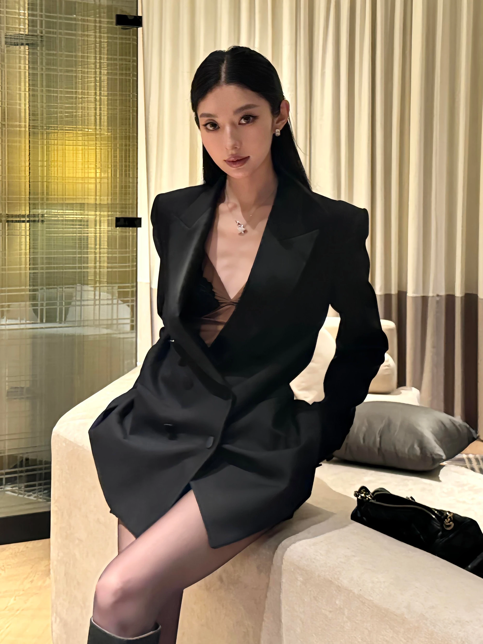 Elegant Double-Buttoned Suit Jacket for Women Spring Autumn 2026 New High-End Fashion Trendy Ladylike Commute Style Polyester...
Elegant Double-Buttoned Suit Jacket for Women Spring Autumn 2026 New High-End Fashion Trendy Ladylike Commute Style Polyester...