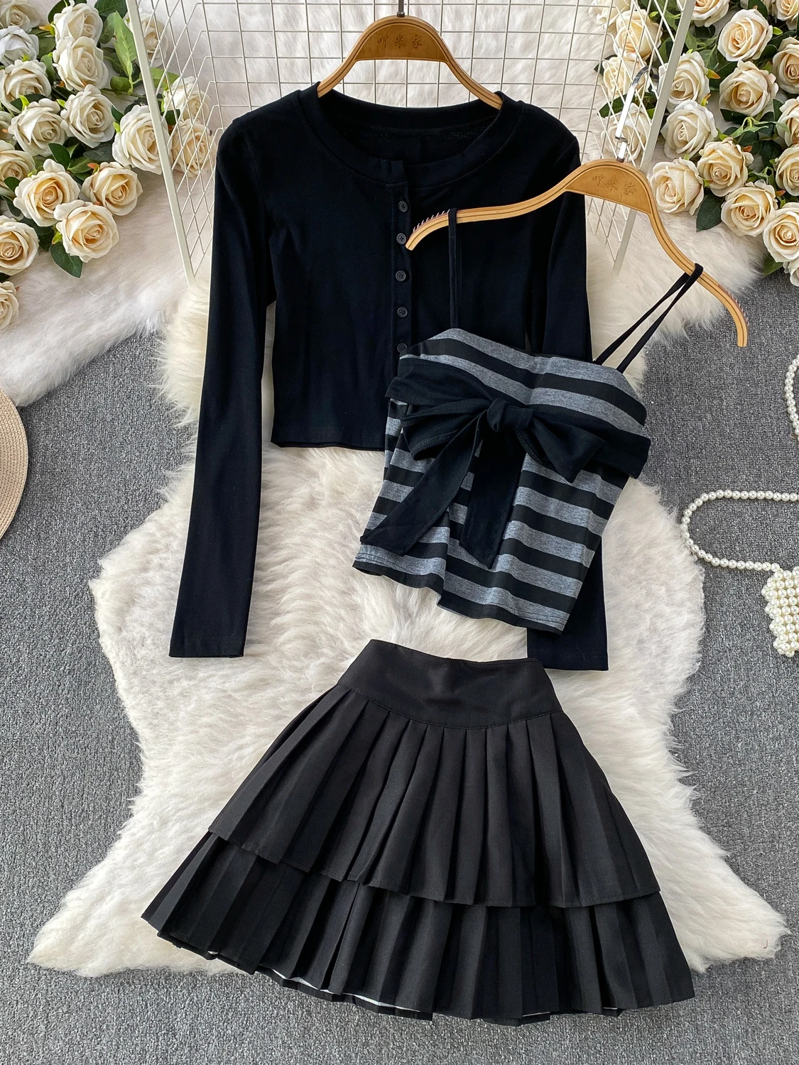 2026 New Simple Knitted Cardigan Jacket with Sweet Striped Knot Strap Three-piece Set Pleated Skirt Fashion Set for...
2026 New Simple Knitted Cardigan Jacket with Sweet Striped Knot Strap Three-piece Set Pleated Skirt Fashion Set for...