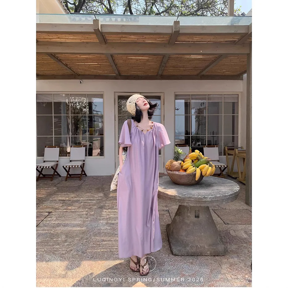2026 French beautiful acetic acid dress summer design lotus leaf sleeve loose A-shaped skirt
2026 French beautiful acetic acid dress summer design lotus leaf sleeve loose A-shaped skirt