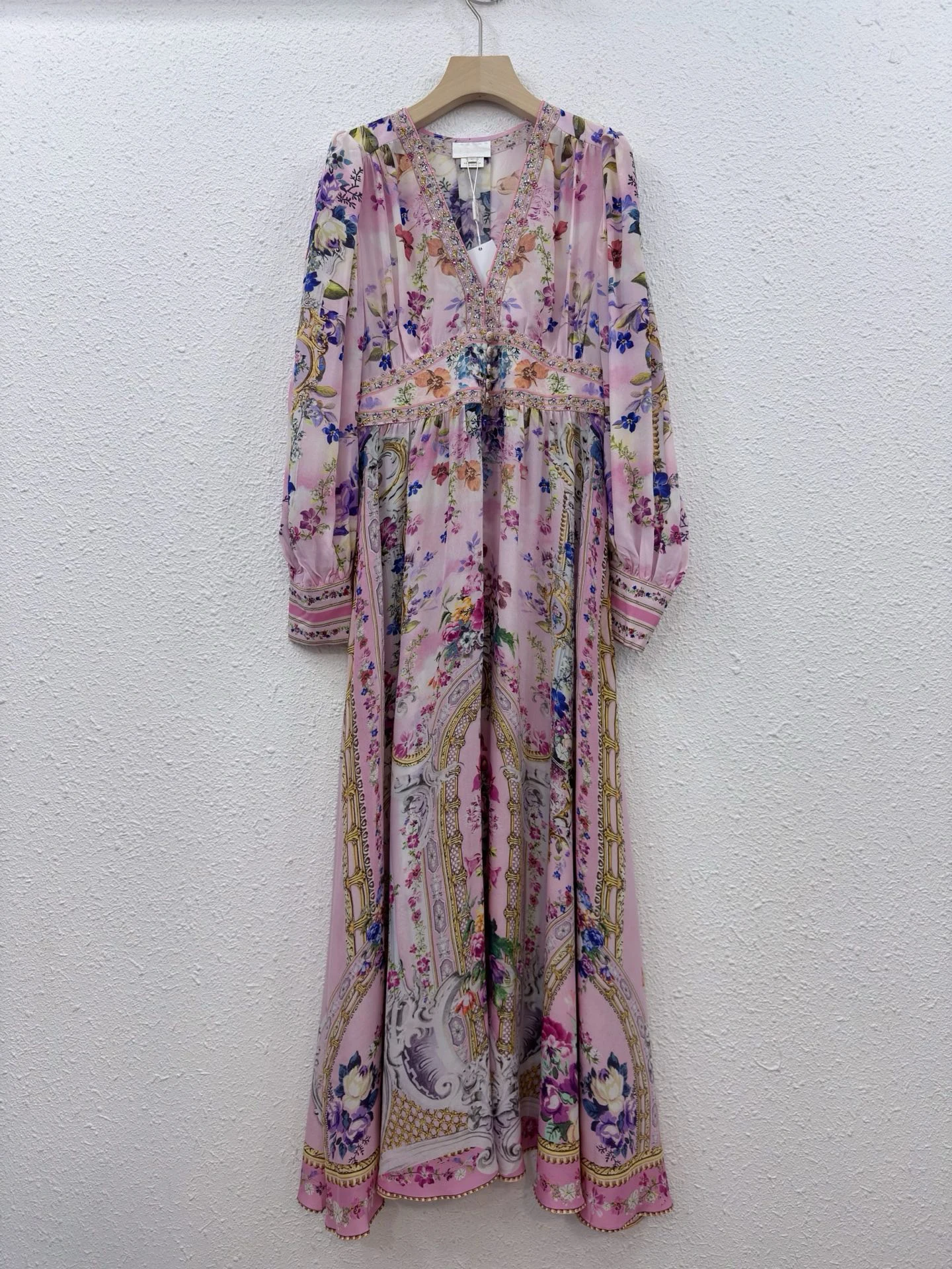 100% Real Silk Pink Floral Print Beach Maxi Dress Women V Neck Lantern Sleeve Bohemian Chiffon Vacation Dress Summer Holiday
100% Real Silk Pink Floral Print Beach Maxi Dress Women V Neck Lantern Sleeve Bohemian Chiffon Vacation Dress Summer Holiday