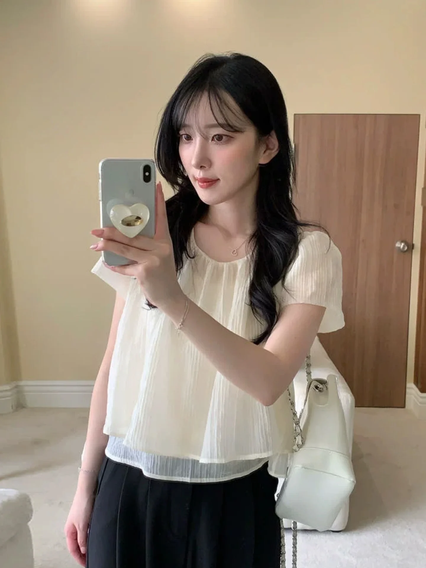 Elegant Texture Summer New Style Short Sleeve round Neck Pure Color Shirt Women's Top Korean Style Commute Polyester Fiber
Elegant Texture Summer New Style Short Sleeve round Neck Pure Color Shirt Women's Top Korean Style Commute Polyester Fiber